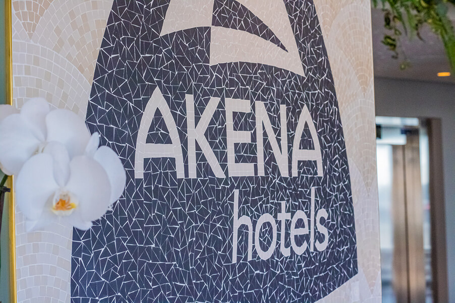 Détail de la mosaïque du logo Akena Hotel