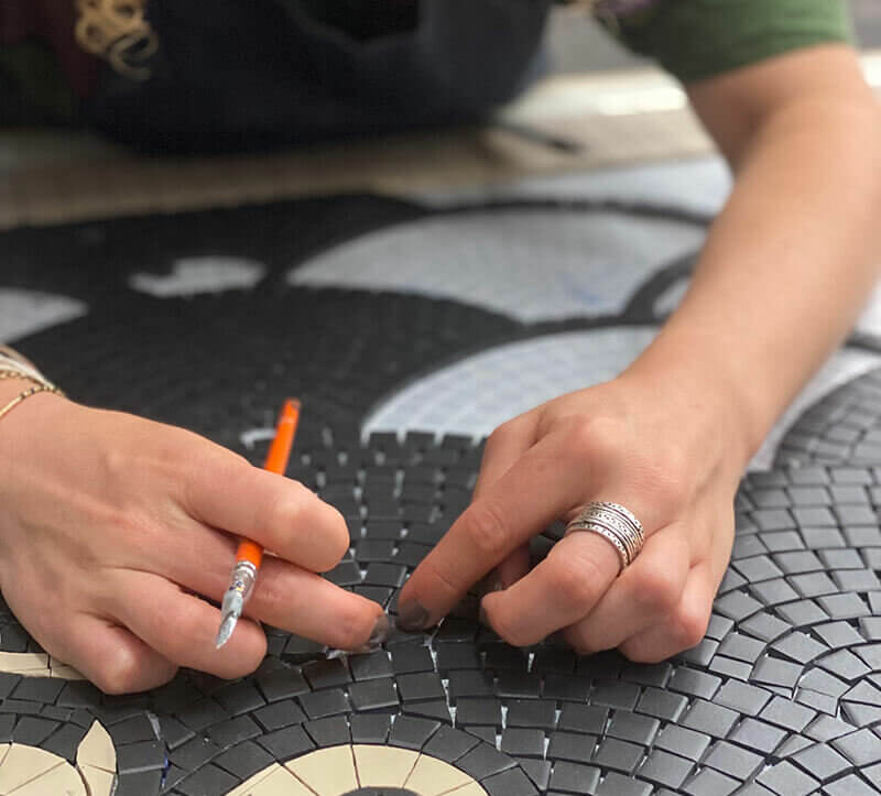 Travail en cours sur la mosaïque Le Procope Paris