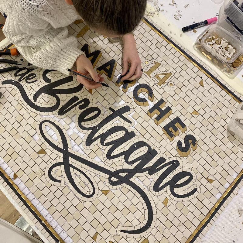 mosaic craftsman at the Chifoumi workshop