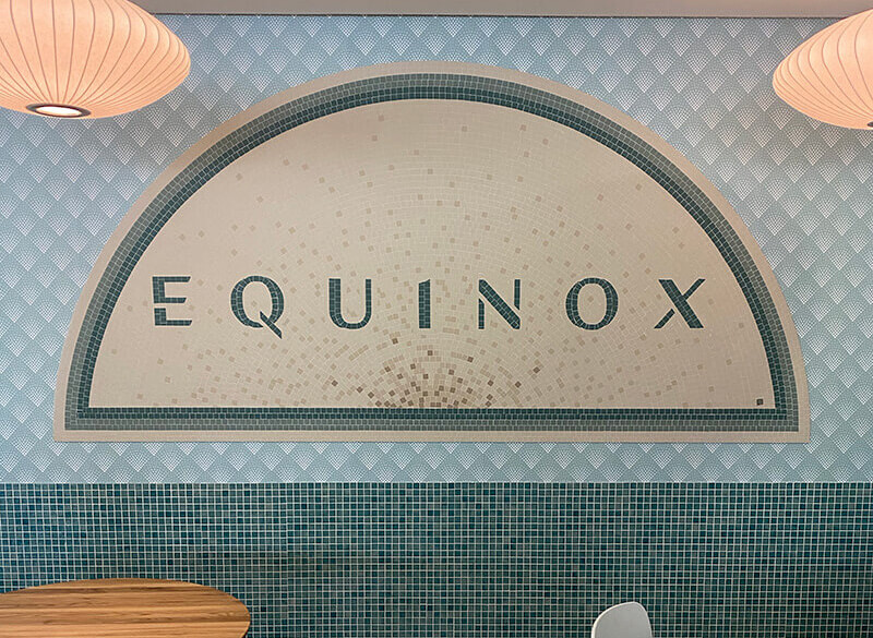 Fresque en mosaïque Equinox.